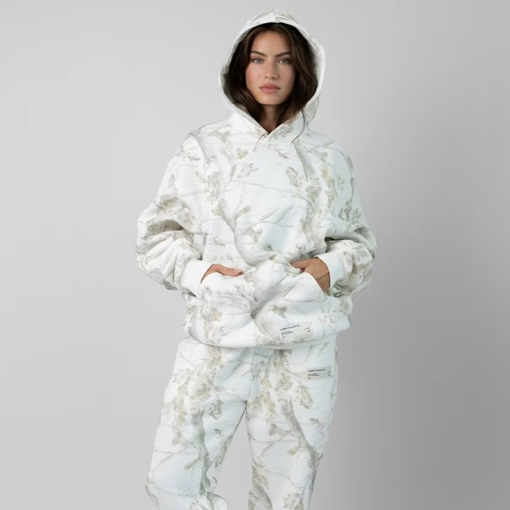 NEW WITH TAGS - COMFRT CAMO HOODIE/SWEATPANTS SET